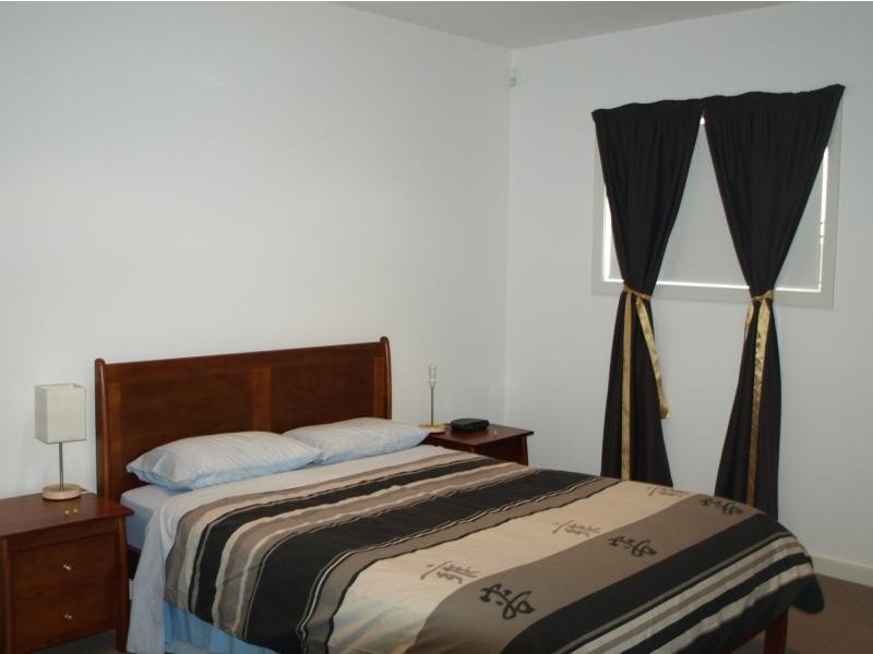 16 Darling St, Hamilton South NSW 2303