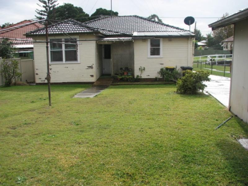 43 Villiers St, Mayfield NSW 2304