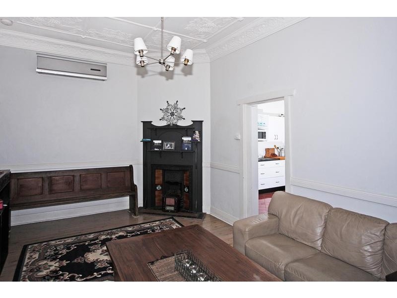 33 George St, Mayfield East NSW 2304