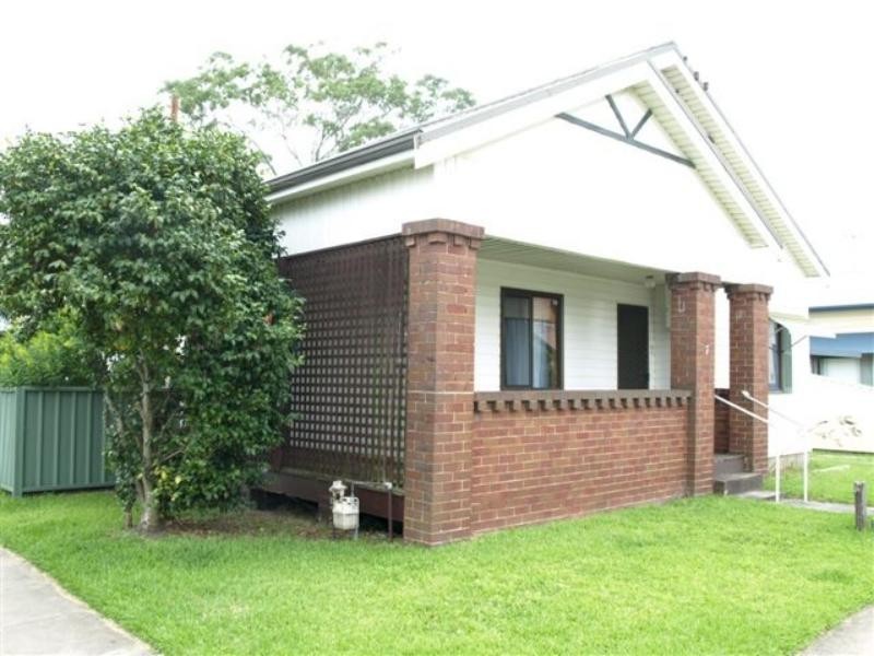 7 Denison  St, Mayfield NSW 2304