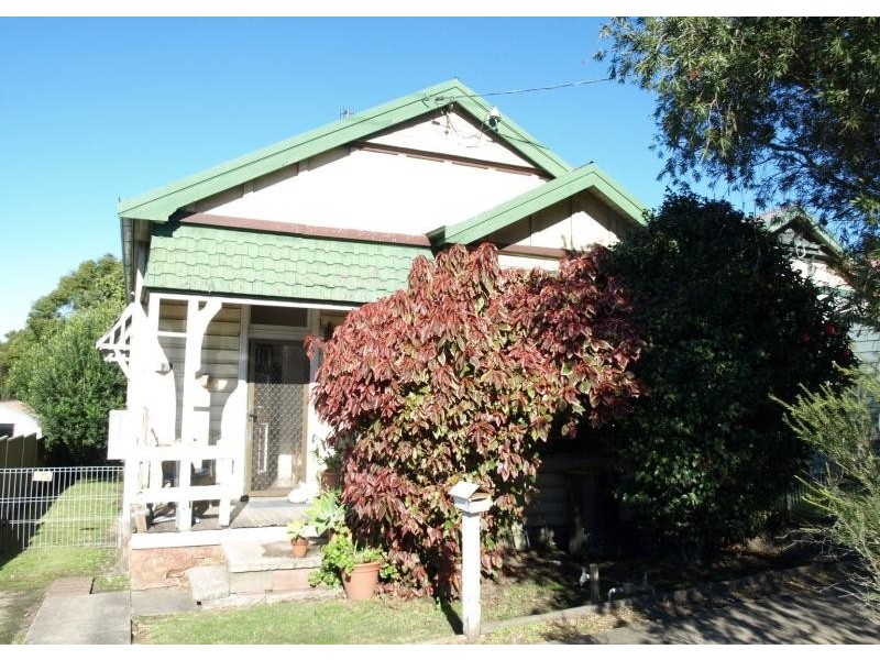39 Crebert St, Mayfield East NSW 2304