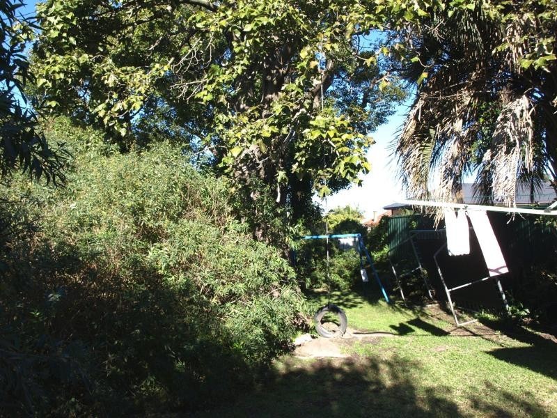 39 Crebert St, Mayfield East NSW 2304