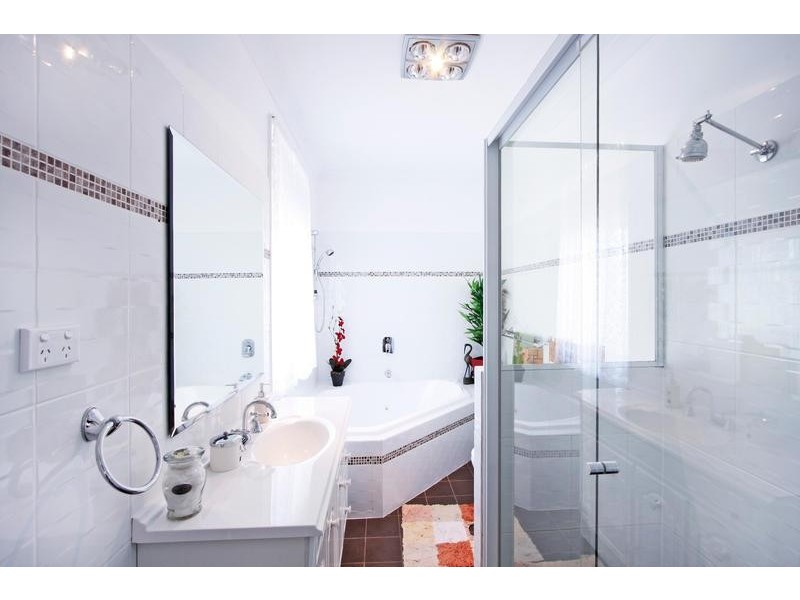 38 Avon St, Mayfield NSW 2304