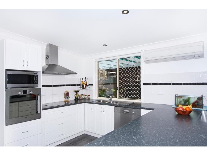 38 Avon St, Mayfield NSW 2304