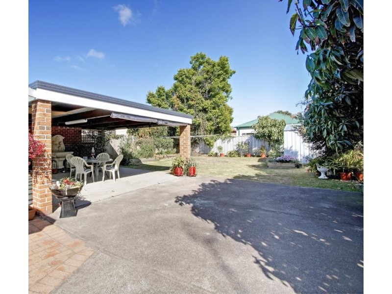 38 Avon St, Mayfield NSW 2304