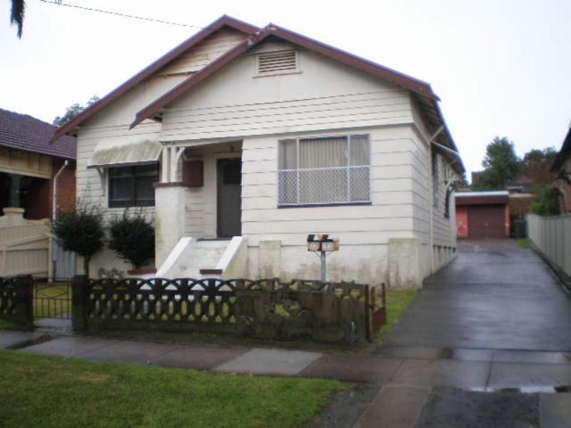 2/6 John  St, Mayfield NSW 2304