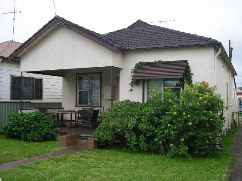 6 Newcastle St, Mayfield NSW 2304