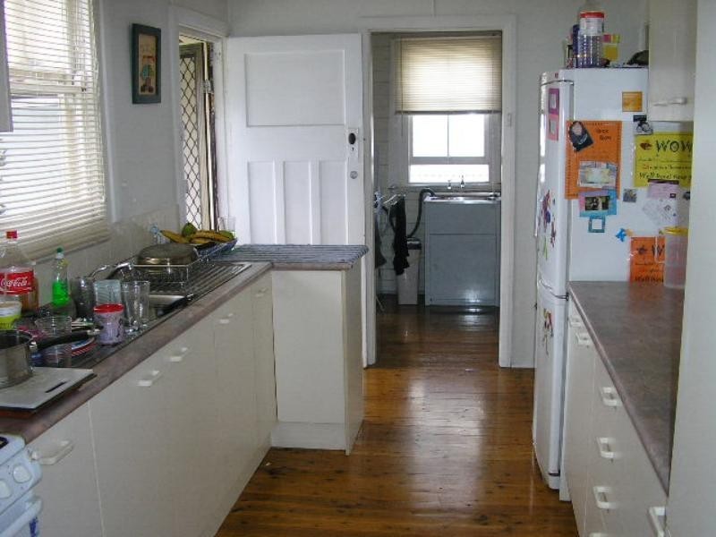 6 Newcastle St, Mayfield NSW 2304