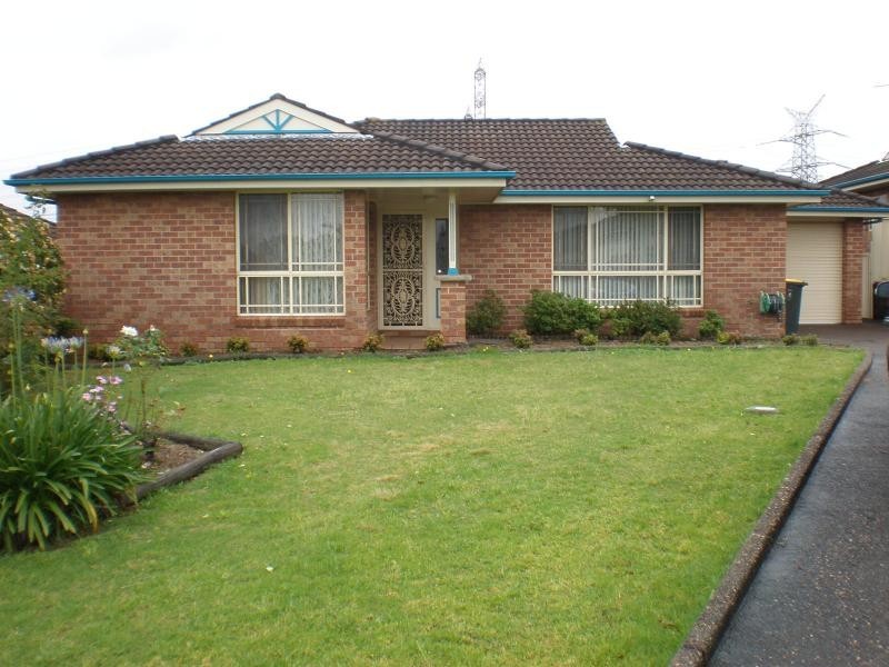 2/5 Loderi Pl, Warabrook NSW 2304