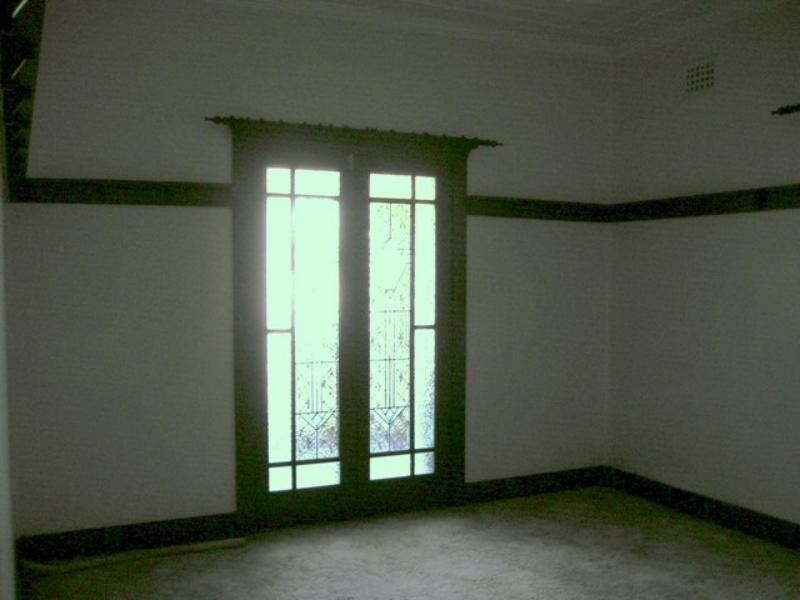 8 Havelock St, Mayfield NSW 2304