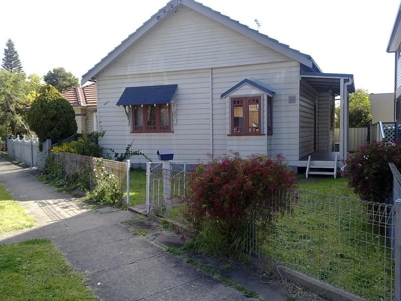 25 Baker St, Mayfield NSW 2304