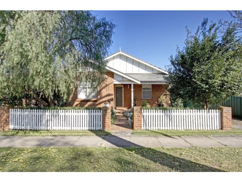 38   Avon St, Mayfield NSW 2304