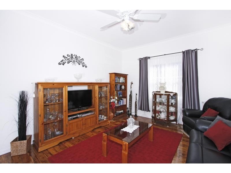 38   Avon St, Mayfield NSW 2304