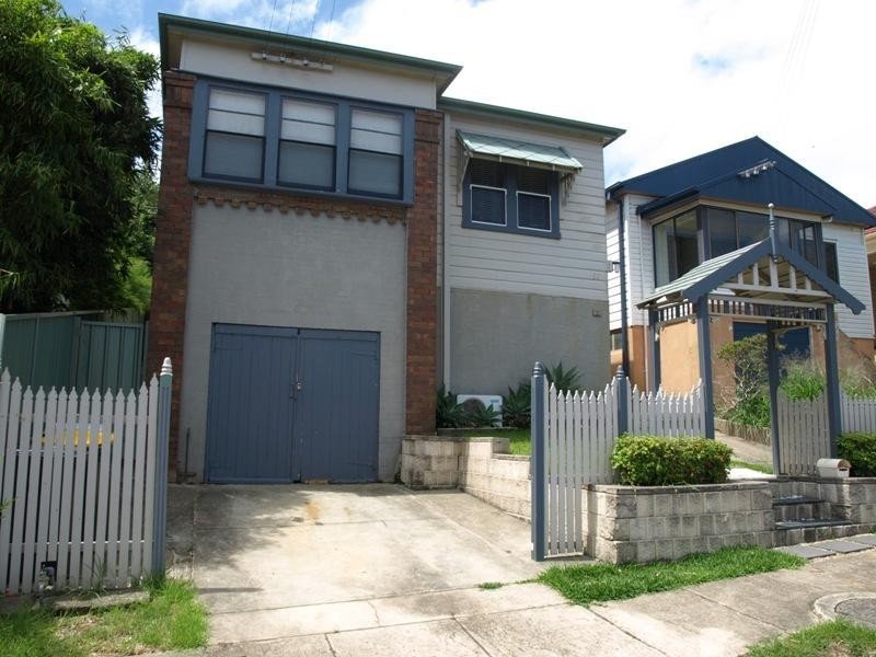11 Cross St, Mayfield NSW 2304