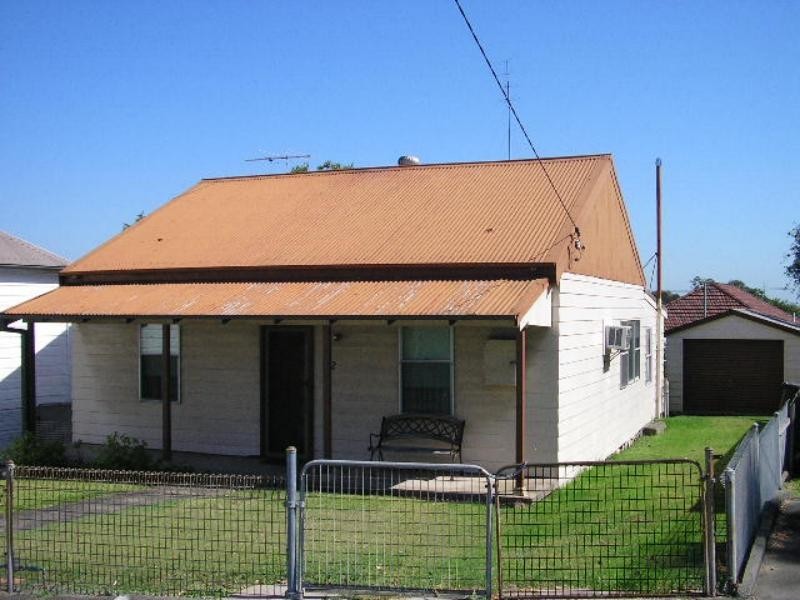 82 Henry St, Tighes Hill NSW 2297