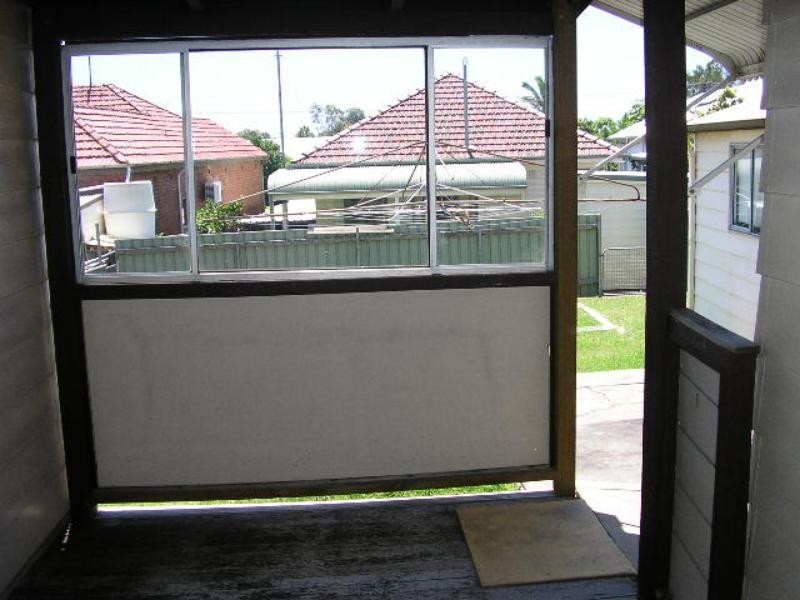 82 Henry St, Tighes Hill NSW 2297