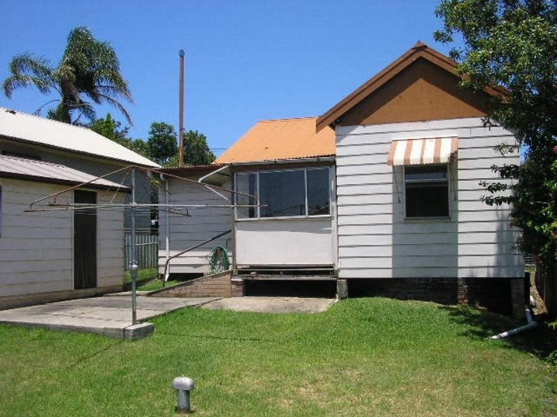 82 Henry St, Tighes Hill NSW 2297