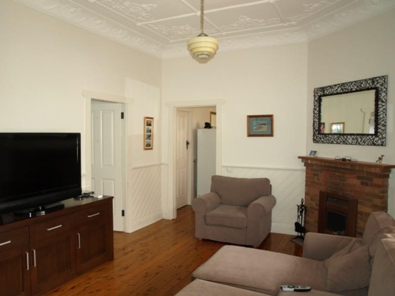 78 Waratah  St, Mayfield NSW 2304