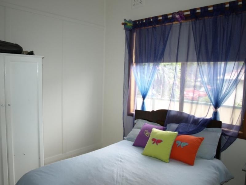 78 Waratah  St, Mayfield NSW 2304