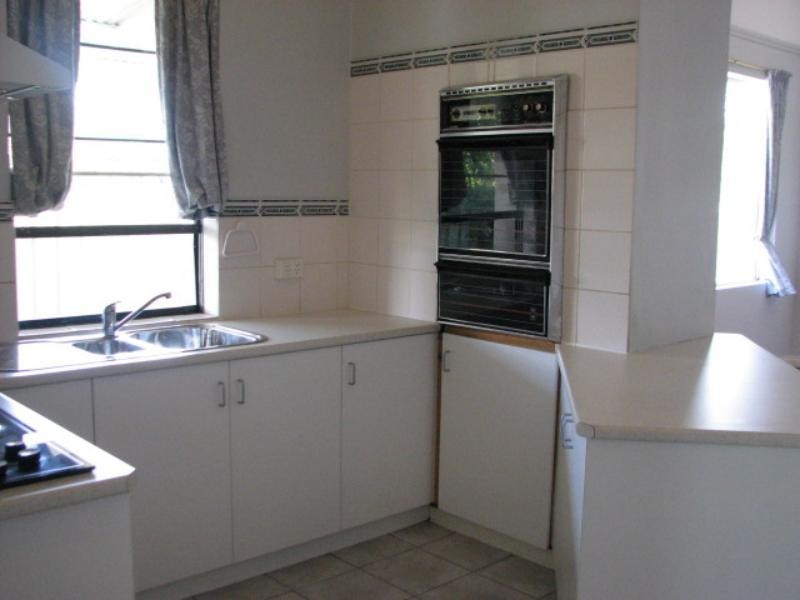 2 Waratah  St, Mayfield NSW 2304