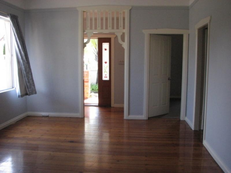 2 Waratah  St, Mayfield NSW 2304