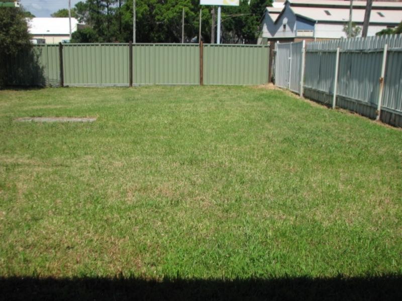 2 Waratah  St, Mayfield NSW 2304