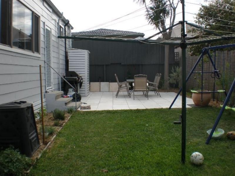 3 Curtis St, Mayfield NSW 2304