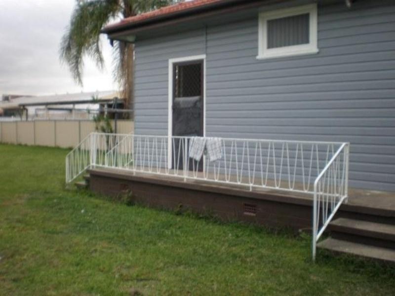 2/60 Young St, Lambton NSW 2299