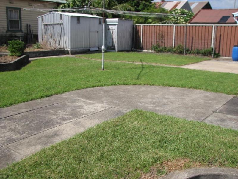 7 York St, Mayfield NSW 2304