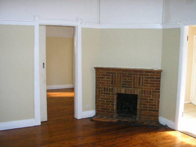 13 Agnes St, Mayfield NSW 2304