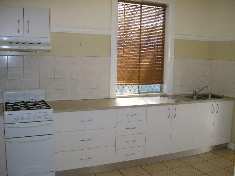 13 Agnes St, Mayfield NSW 2304