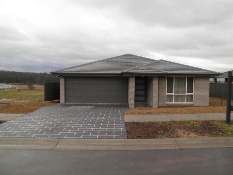 9 Bimbimie St, Fletcher NSW 2287