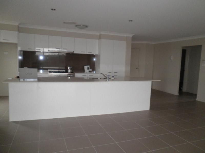 9 Bimbimie St, Fletcher NSW 2287