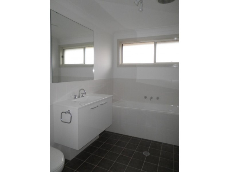 9 Bimbimie St, Fletcher NSW 2287