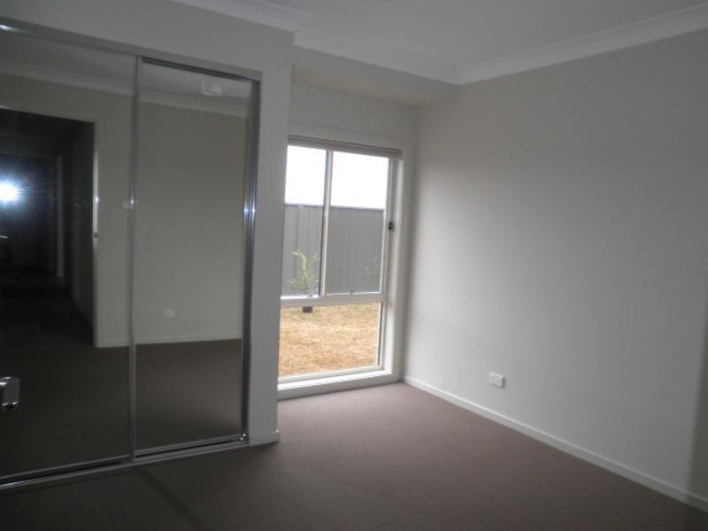 9 Bimbimie St, Fletcher NSW 2287