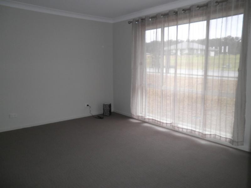 9 Bimbimie St, Fletcher NSW 2287