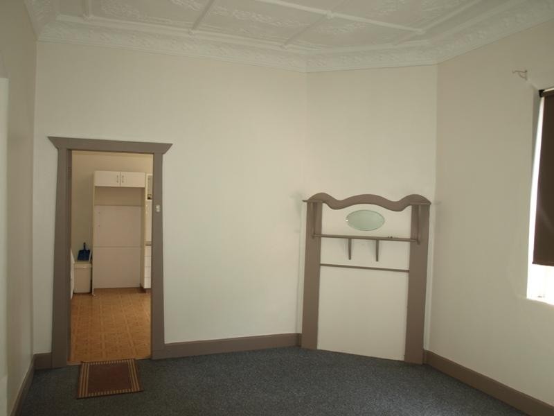 4 Barenya St, Mayfield NSW 2304