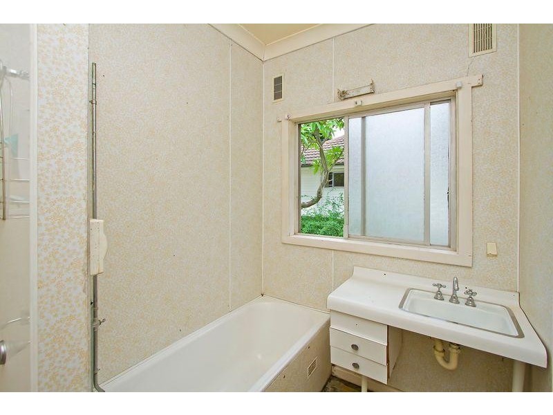 12 Thornton  Ave, Mayfield West NSW 2304