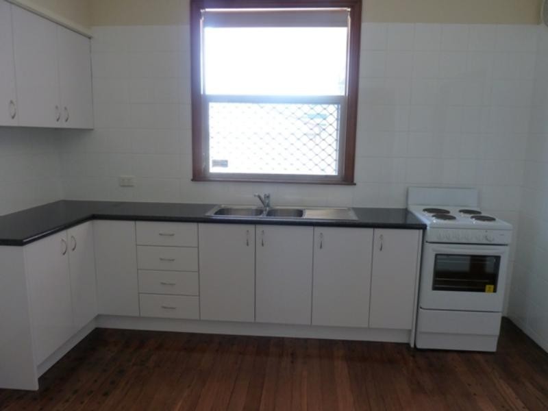 33 Sunderland St, Mayfield NSW 2304