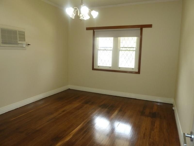 33 Sunderland St, Mayfield NSW 2304