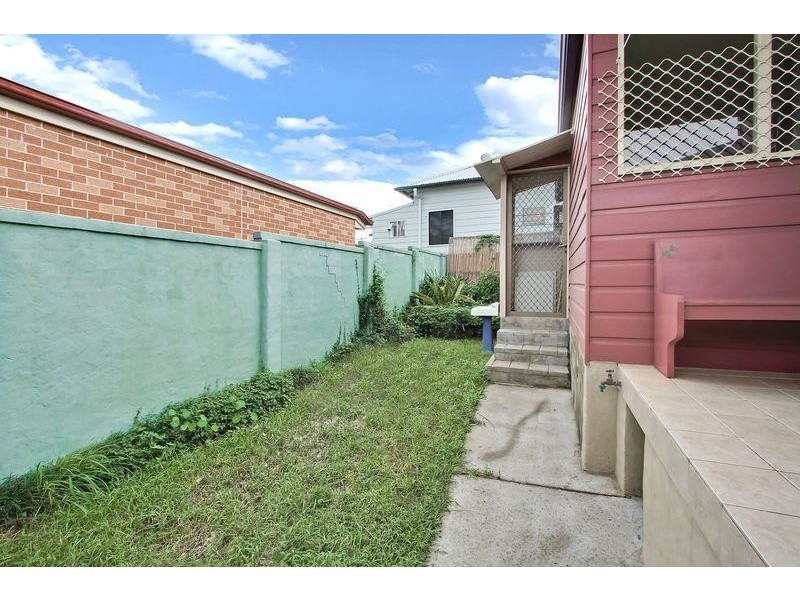 5 Edmund St, Mayfield NSW 2304