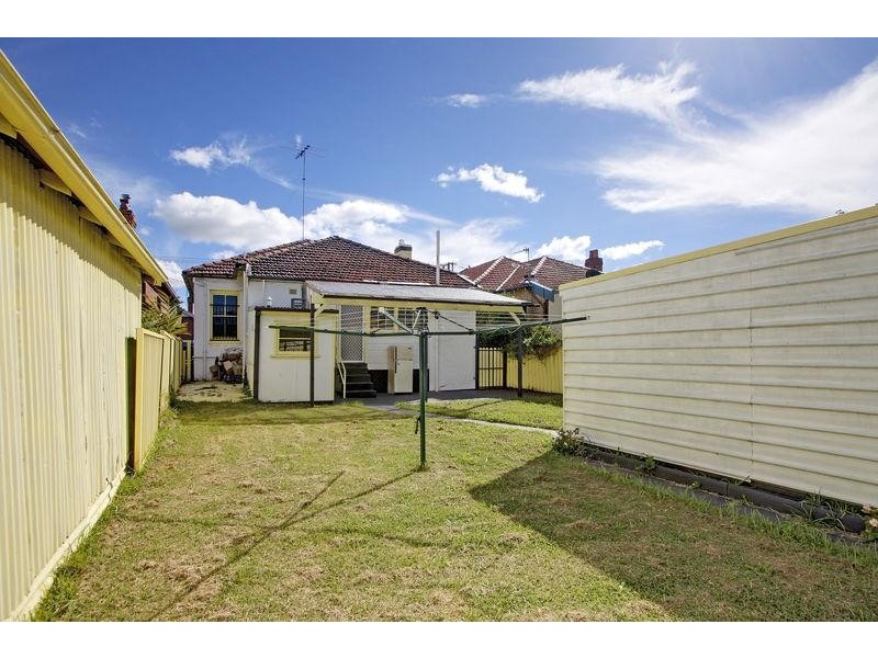 63 Barton  St, Mayfield NSW 2304