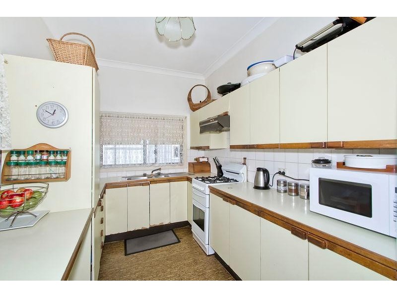 12 Edmund St, Mayfield NSW 2304