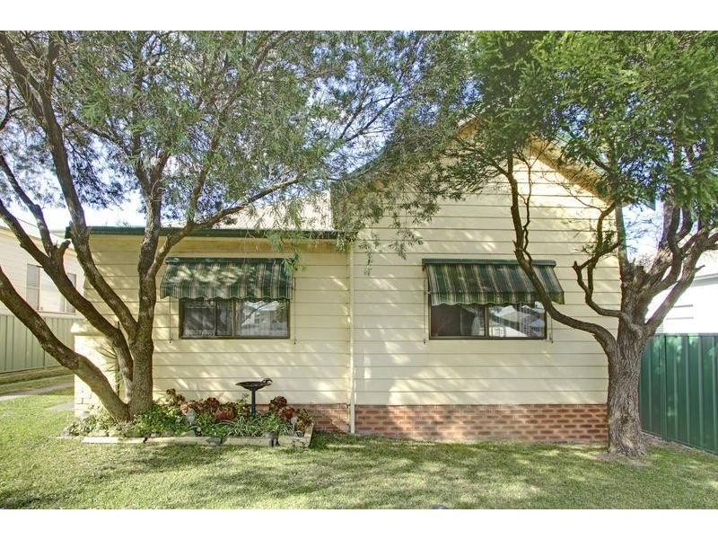 12 Edmund St, Mayfield NSW 2304