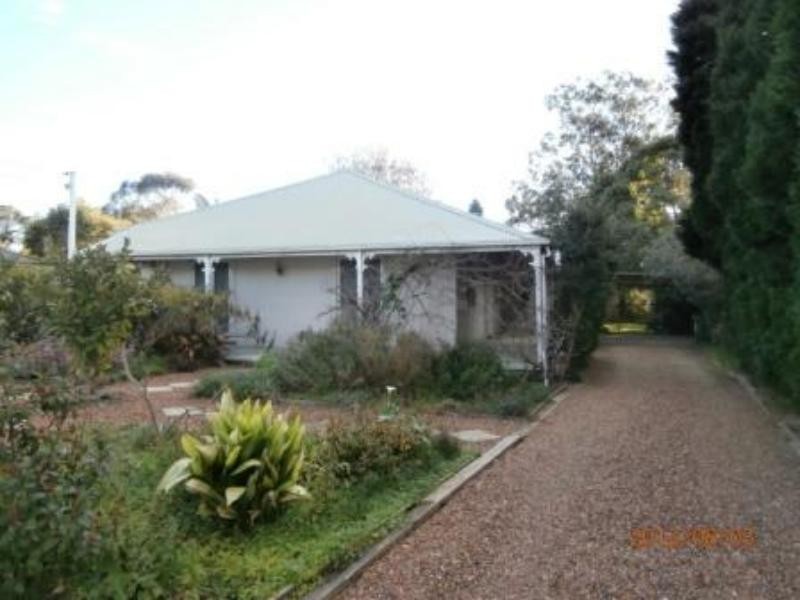 4 Crest Rd, Wallsend NSW 2287