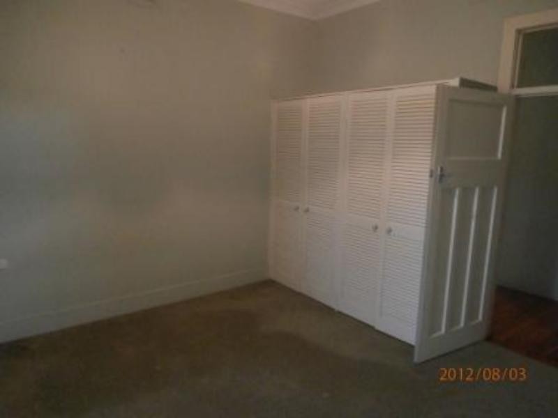 4 Crest Rd, Wallsend NSW 2287