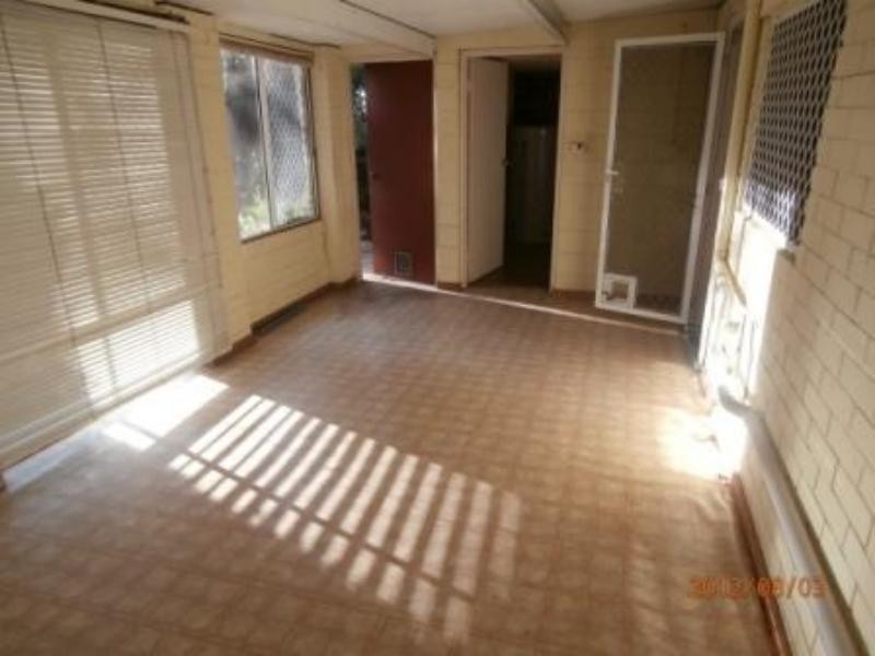 4 Crest Rd, Wallsend NSW 2287