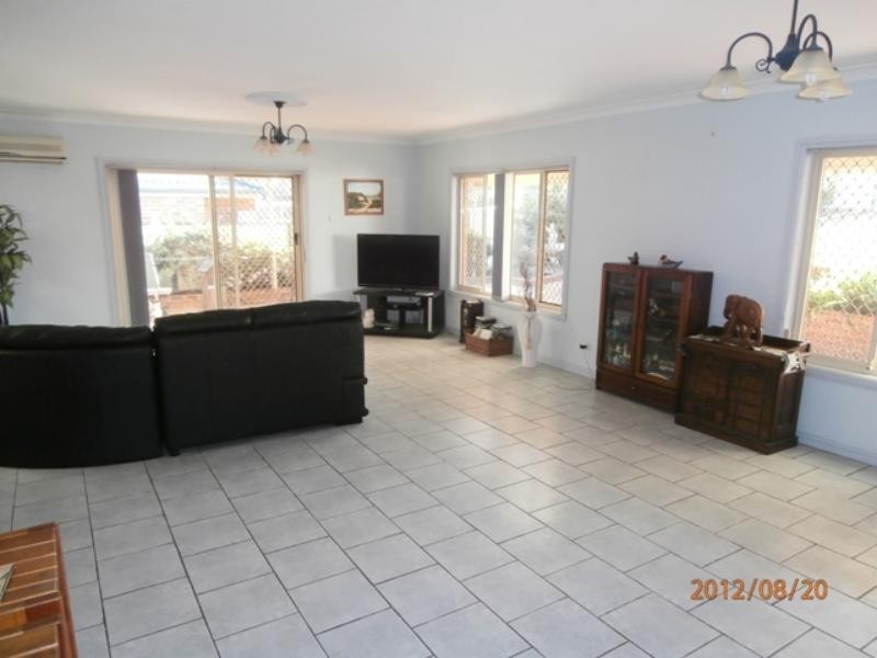 4 McNeil Cl, Mayfield NSW 2304