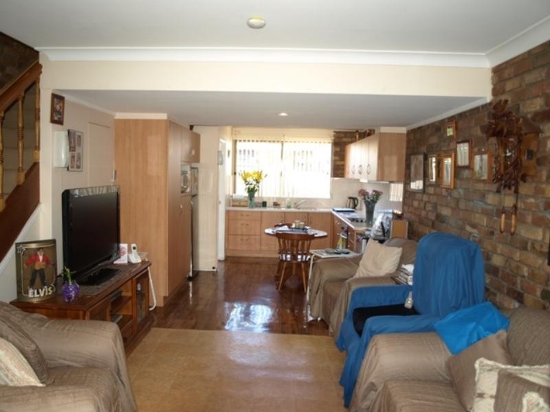 3/7a Section  St, Mayfield NSW 2304