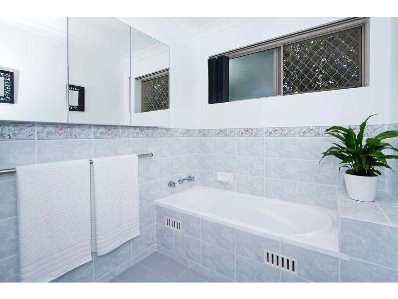 70 Mirambeena  St, Belmont North NSW 2280